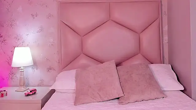 ambar sullivan online show from 11, 2, 2025