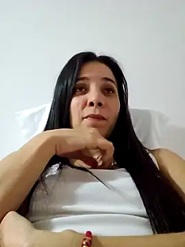 Snapshot of miaeyes chatting on 6, 1, 2025 miaeyes online show from 6, 1, 2025