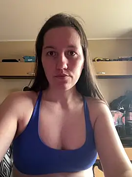 Nicole-Ray online show from 4, 3, 2025