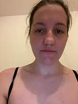 Snapshot of Nicole-Ray chatting on 5, 5, 2026 Nicole-Ray online show from 5, 5, 2026
