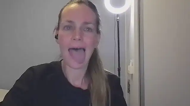 Annylove1 online show from 13, 11, 2025