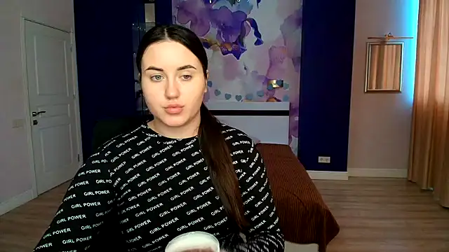 Roxie Bradley online show from 31, 1, 2025