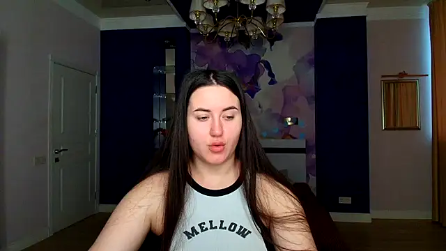 Roxie Bradley online show from 3, 2, 2025