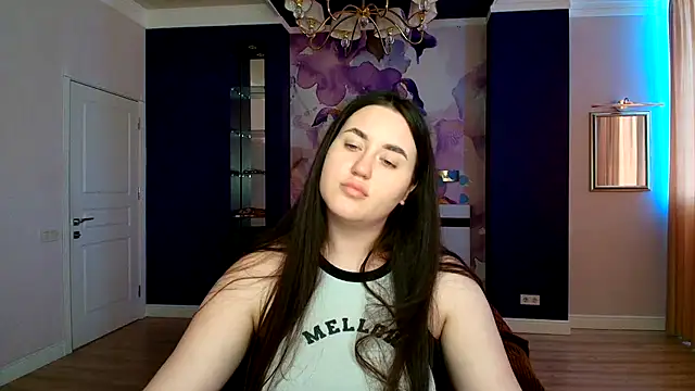 Roxie Bradley online show from 21, 3, 2025