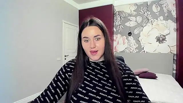 Roxie Bradley online show from 10, 10, 2025