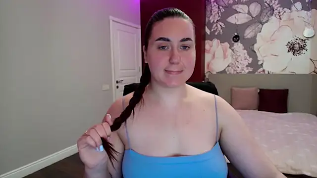 Roxie Bradley online show from 11, 4, 2026