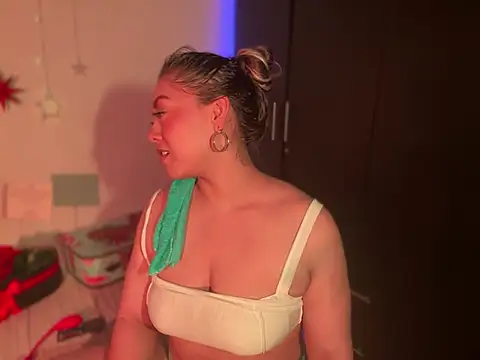 Im sophiie online show from 3, 1, 2025