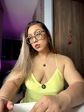 Snapshot of Im_sophiie chatting on 11, 6, 2026 Im sophiie online show from 11, 6, 2026