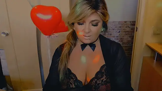 Snapshot of Malena_Mi chatting on 15, 2, 2026 Malena Mi online show from 15, 2, 2026