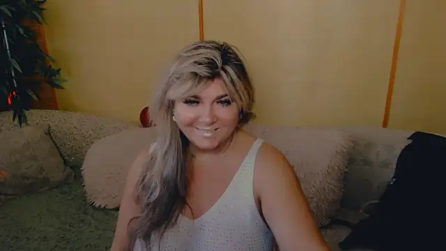 Snapshot of Malena_Mi chatting on 13, 3, 2026 Malena Mi online show from 13, 3, 2026