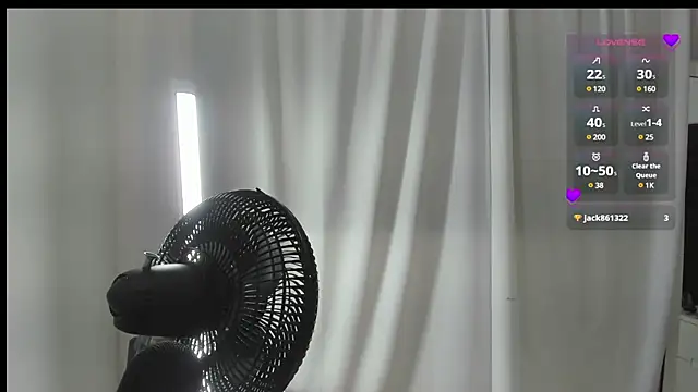 Snapshot of AlmaSean chatting on 10, 12, 2024 AlmaSean online show from 10, 12, 2024