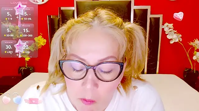 Nayla Garner online show from 16, 2, 2025