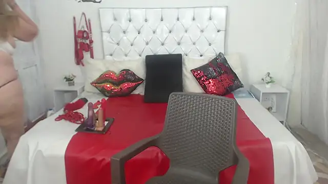 Sweetbigcatt online show from 4, 3, 2026