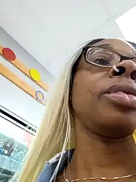 Snapshot of Jasmine_FullsShine chatting on 9, 4, 2026 Jasmine FullsShine online show from 9, 4, 2026