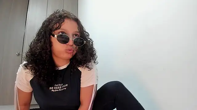 Cositarica  online show from 6, 10, 2025