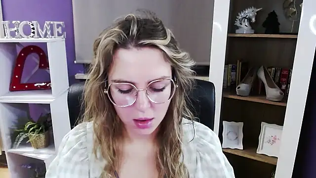 Zoey Erotic online show from 2, 12, 2025