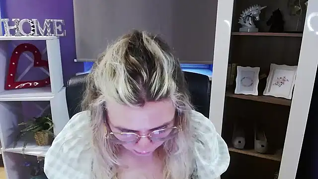 Zoey Erotic online show from 16, 3, 2026