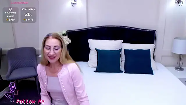 FoxyRamona online show from 7, 7, 2026