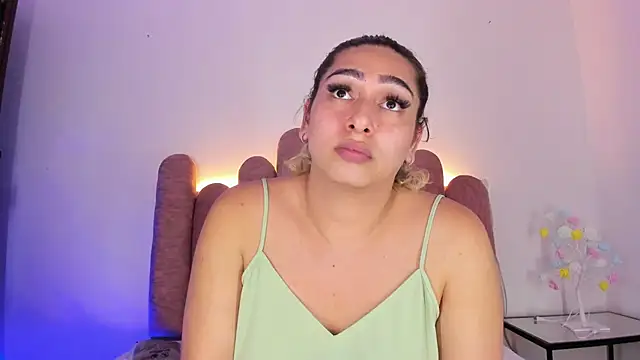 ISABELLASSMITH online show from 25, 1, 2025