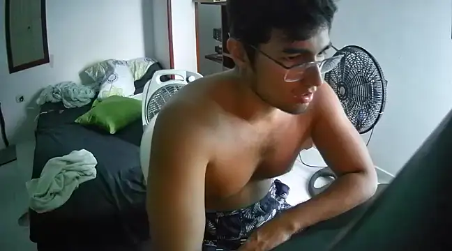 Snapshot of lechero226 chatting on 8, 2, 2025 lechero226 online show from 8, 2, 2025