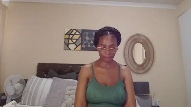 Creamyass22 online show from 19, 2, 2026