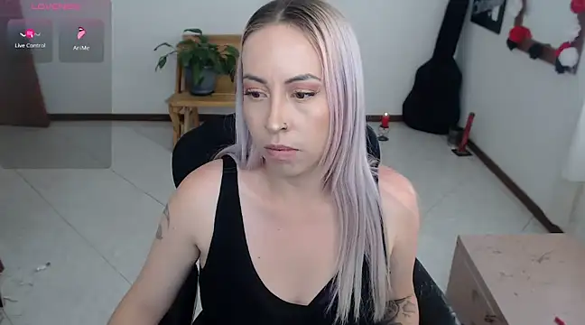 Snapshot of charlottezoe15 chatting on 17, 1, 2025 charlottezoe15 online show from 17, 1, 2025