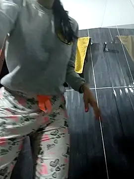 LunaZambrano online show from 16, 1, 2026