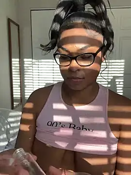 CandyLuxxxx online show from 17, 1, 2025