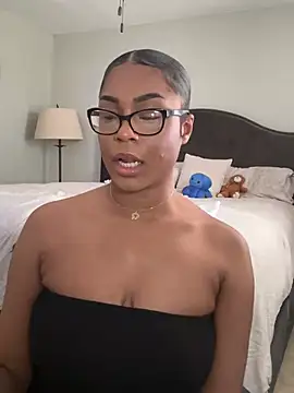 CandyLuxxxx online show from 4, 2, 2025