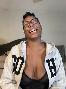 CandyLuxxxx online show from 9, 3, 2025