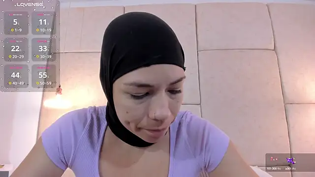 aisha vs online show from 23, 9, 2025