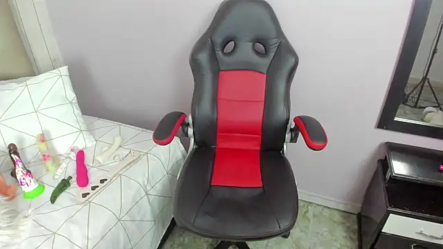 mila katts online show from 27, 2, 2025