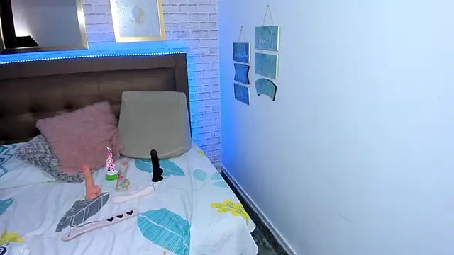 mila katts online show from 16, 3, 2025