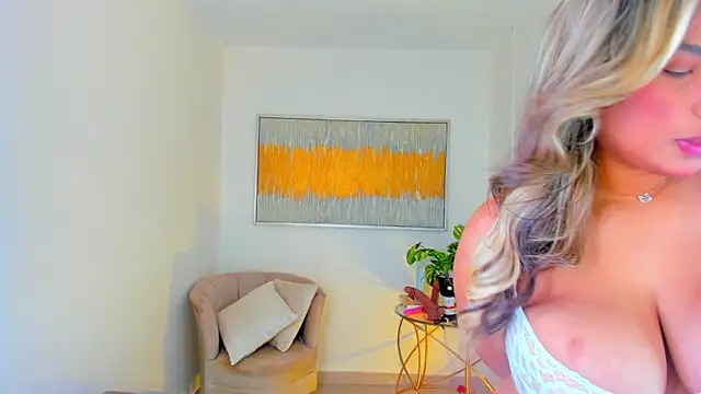 Snapshot of Carlota_peach chatting on 22, 1, 2025 Carlota peach online show from 22, 1, 2025