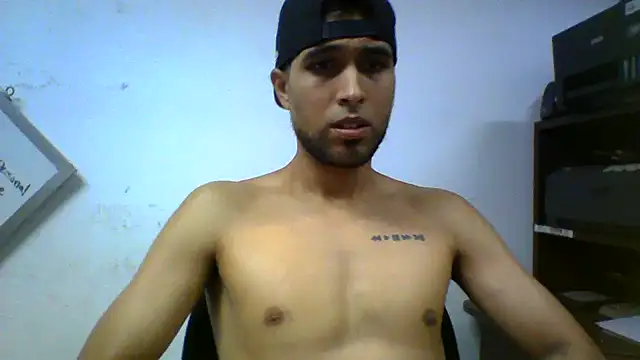 Snapshot of robinson183 chatting on 8, 5, 2026 robinson183 online show from 8, 5, 2026