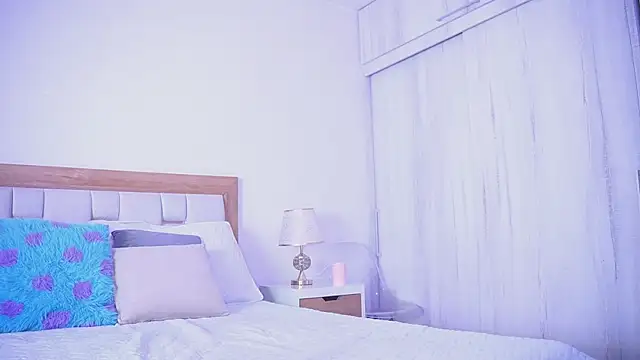 mia hank online show from 26, 11, 2025