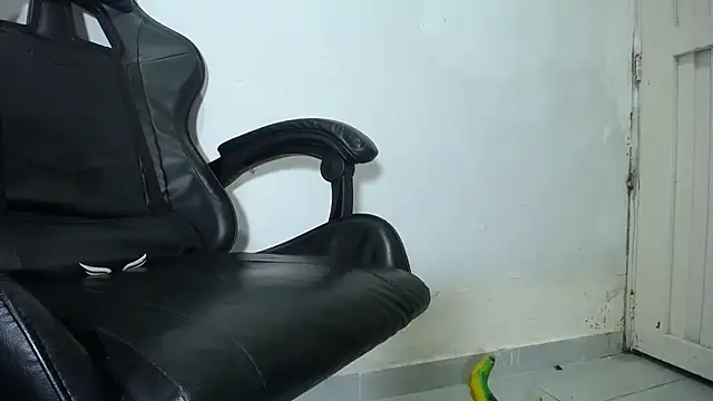 Snapshot of hersheybanks23 chatting on 20, 11, 2025 hersheybanks23 online show from 20, 11, 2025