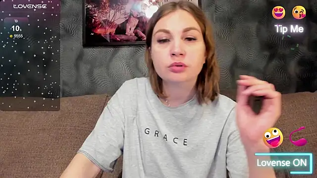 Snapshot of CassieMils chatting on 8, 6, 2026 CassieMils online show from 8, 6, 2026