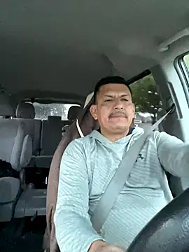 Snapshot of pumaHotz chatting on 4, 12, 2024 pumaHotz online show from 4, 12, 2024