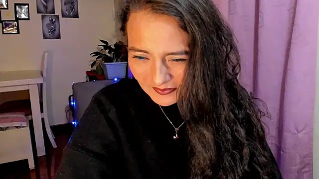 emma luxy online show from 2, 4, 2026