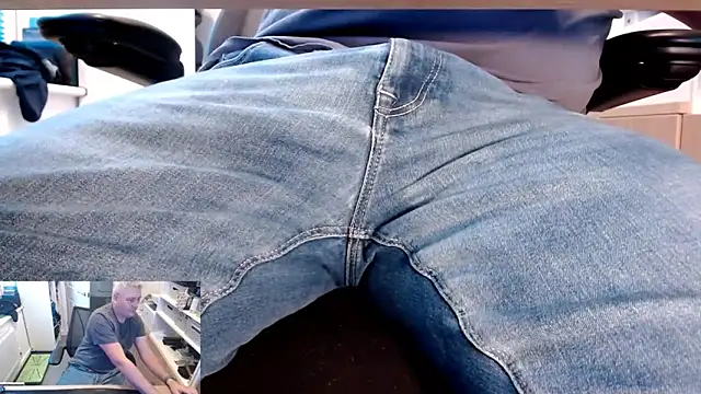 Snapshot of RicRockhard chatting on 9, 10, 2025 RicRockhard online show from 9, 10, 2025