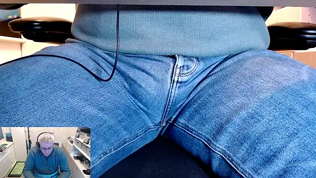 Snapshot of RicRockhard chatting on 3, 2, 2026 RicRockhard online show from 3, 2, 2026