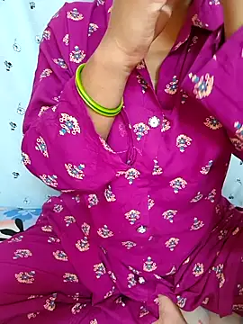 Snapshot of Beautifulsex4u chatting on 18, 10, 2025 Beautifulsex4u online show from 18, 10, 2025