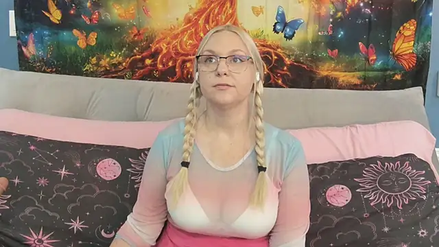 SaraBearXo online show from 21, 9, 2025