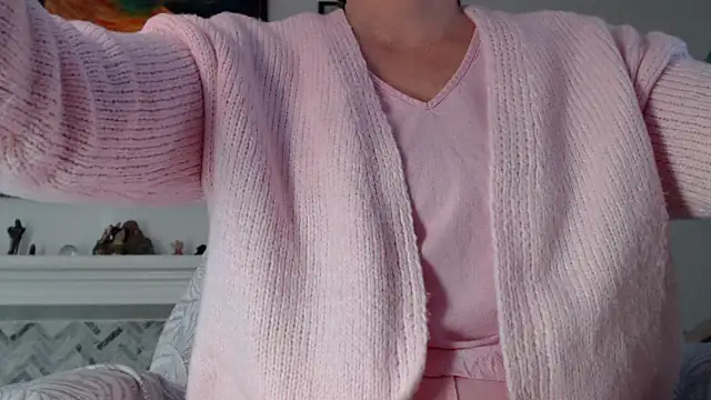 AuroraWillows online show from 4, 2, 2026