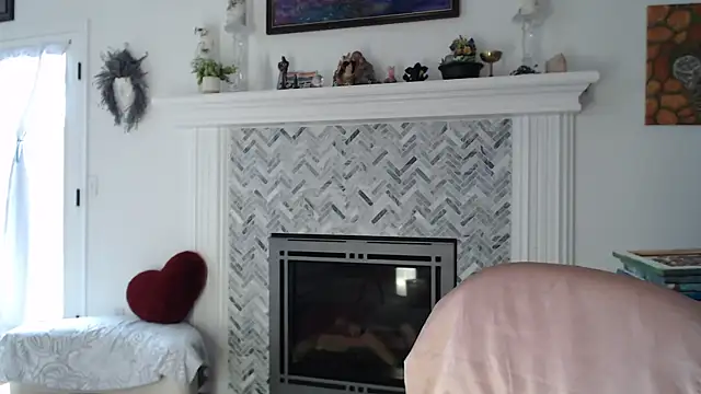 AuroraWillows online show from 7, 3, 2026