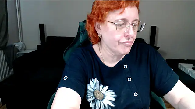 Snapshot of JoannaAndNeighbour chatting on 4, 2, 2026 JoannaAndNeighbour online show from 4, 2, 2026