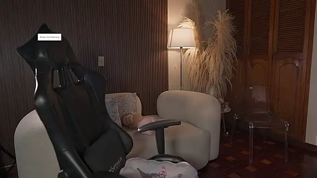 Snapshot of KateOwens chatting on 12, 4, 2026 KateOwens online show from 12, 4, 2026