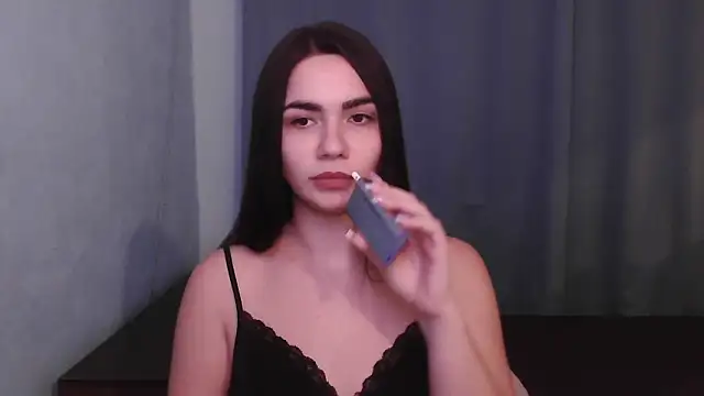Snapshot of HannahMeid chatting on 14, 12, 2024 HannahMeid online show from 14, 12, 2024