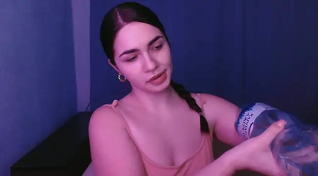 Snapshot of HannahMeid chatting on 9, 1, 2025 HannahMeid online show from 9, 1, 2025